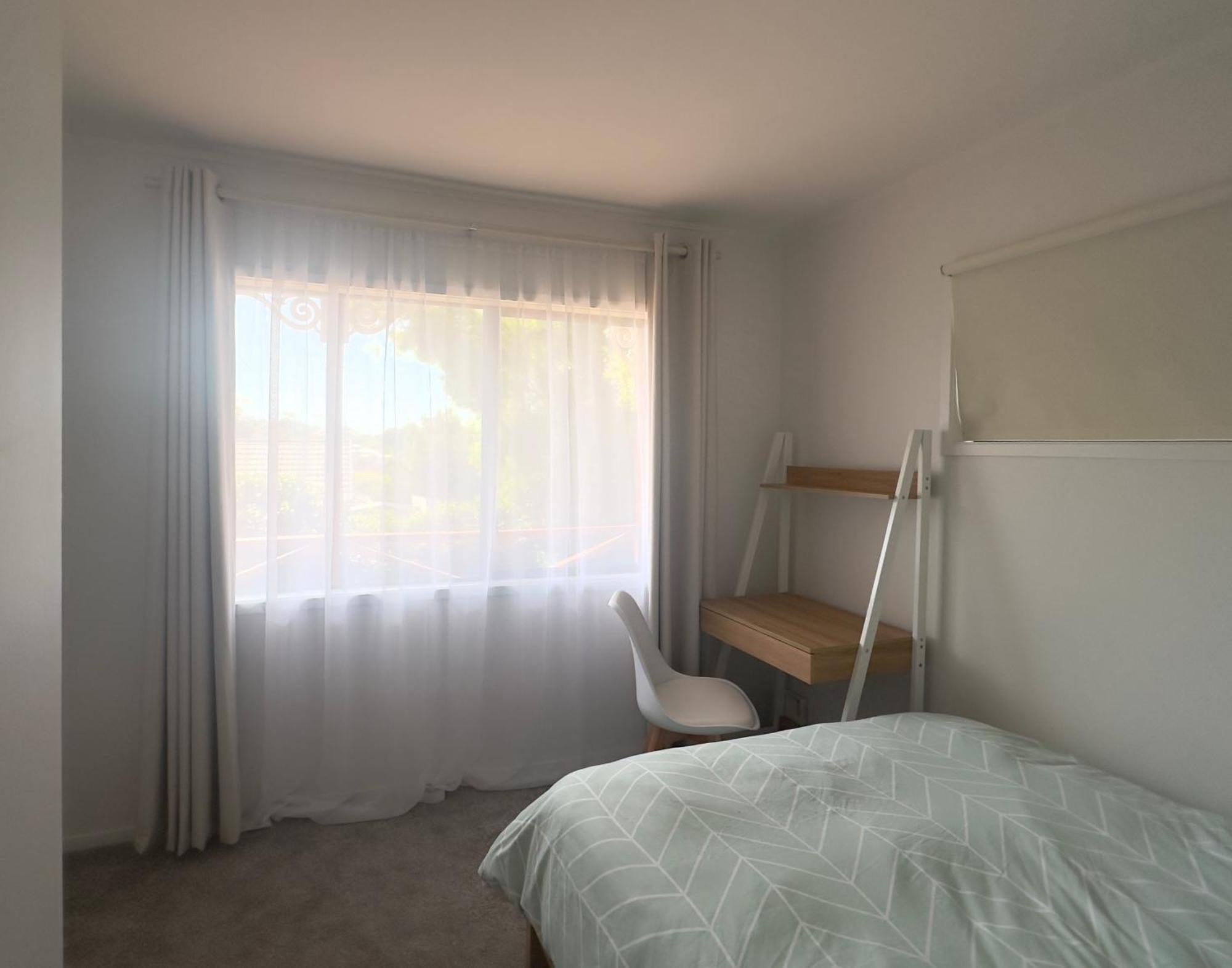 Private With Separate Bathroom And Carpark